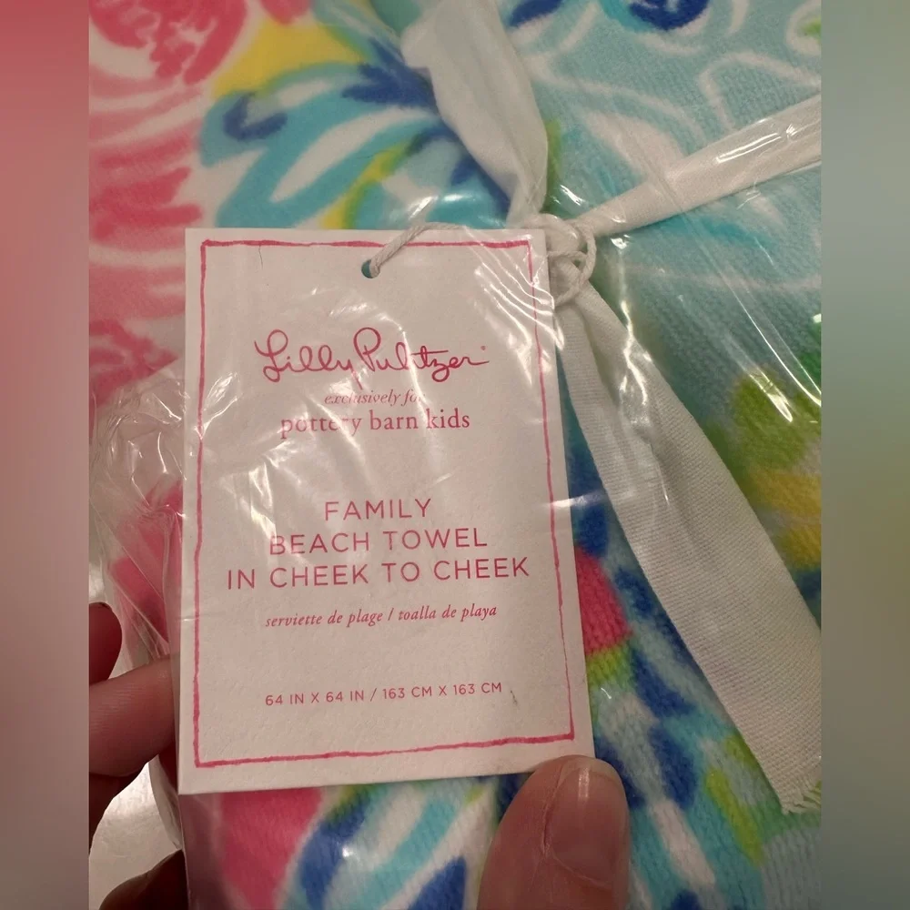 NIP Pottery Barn Lilly Pulitzer Cheek to Cheek Family Towel